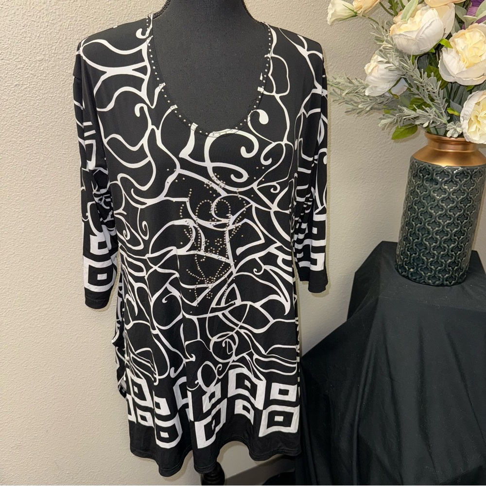 Valentina Black White Abstract Rhinestone Tunic Top Long Sleeve